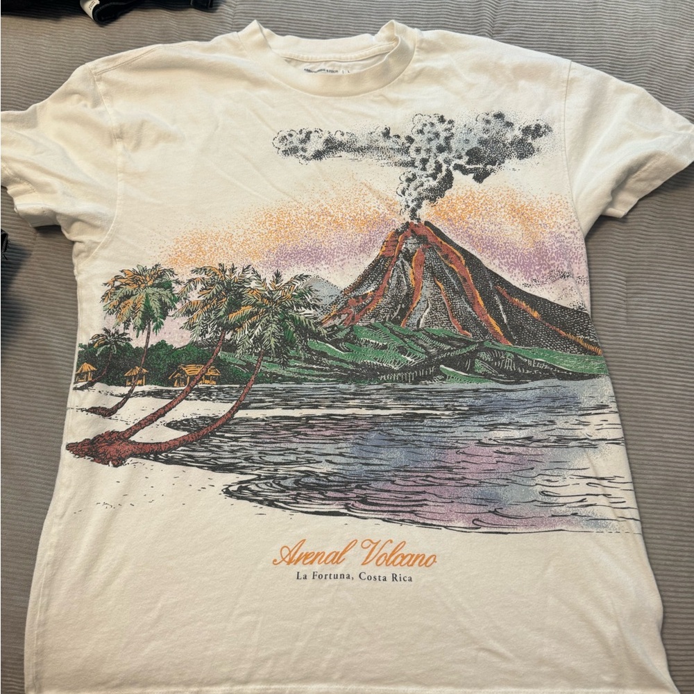Abercrombie & Fitch White Graphic Tee Large